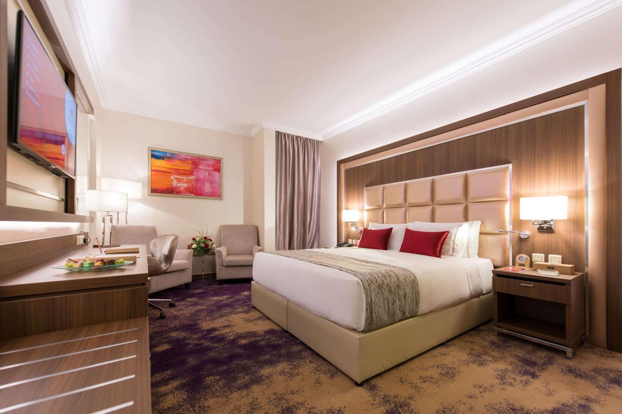 Ramada By Wyndham Continental Jeddah Hotel Exterior photo