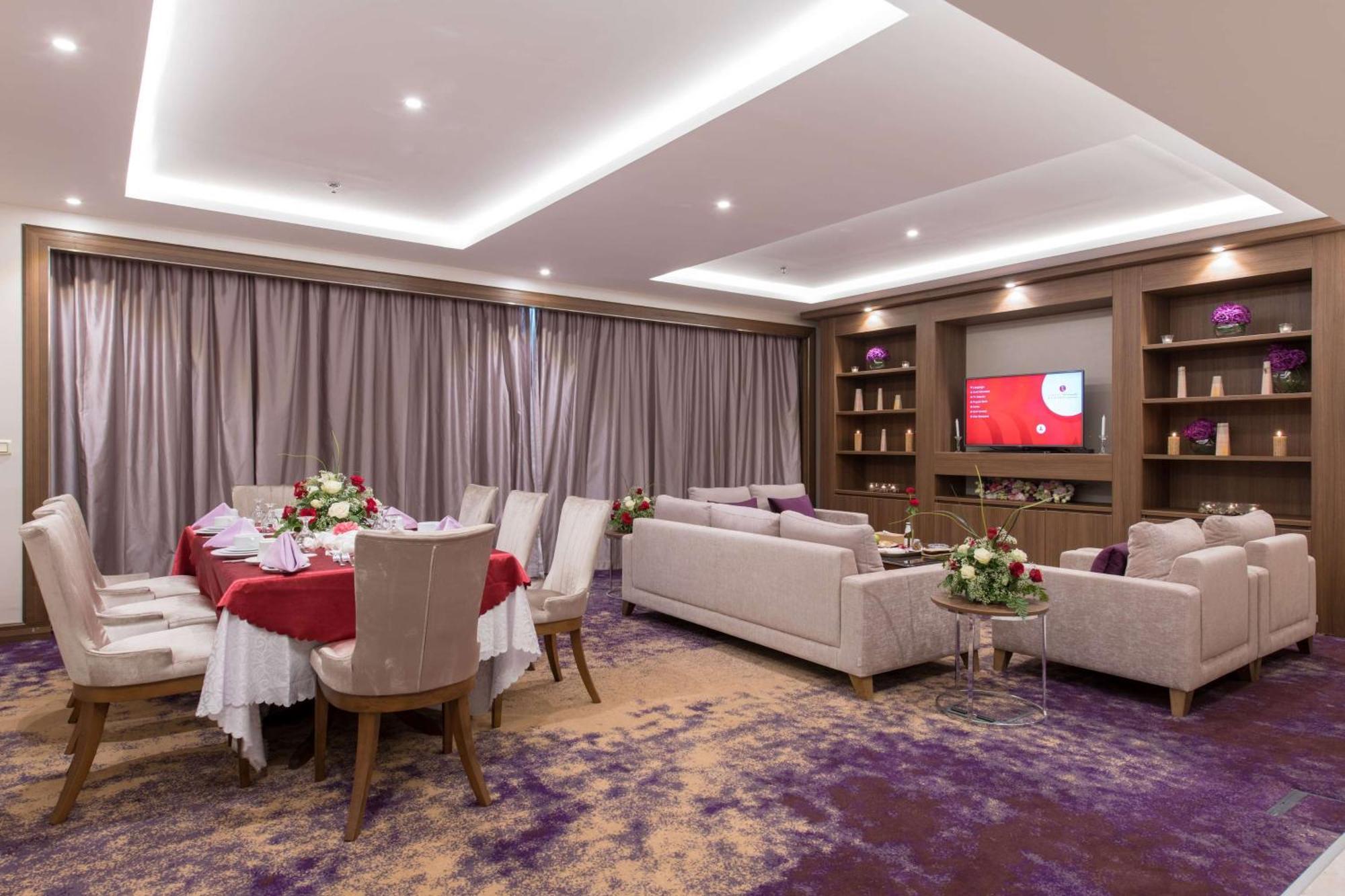 Ramada By Wyndham Continental Jeddah Hotel Exterior photo
