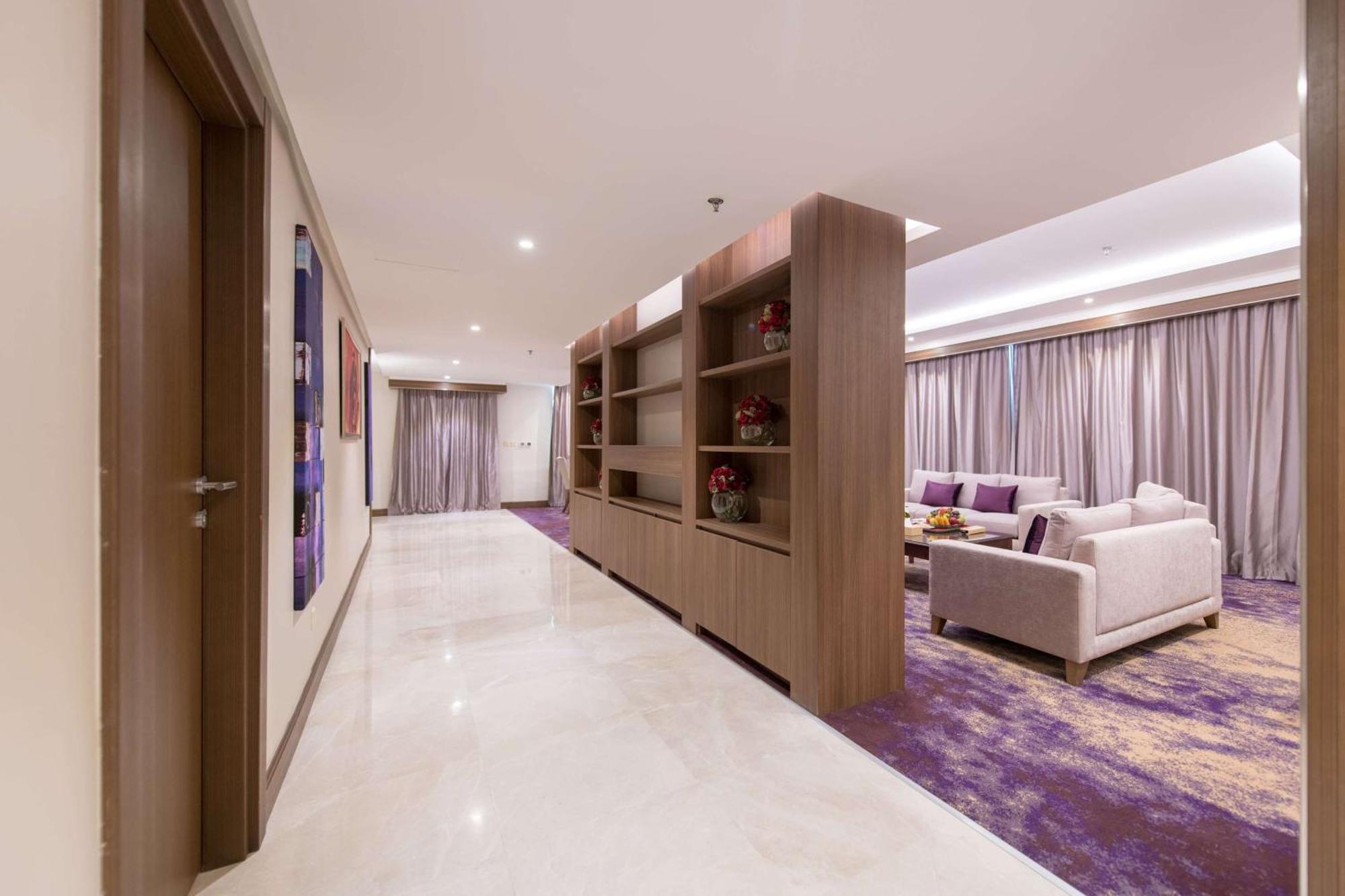 Ramada By Wyndham Continental Jeddah Hotel Exterior photo