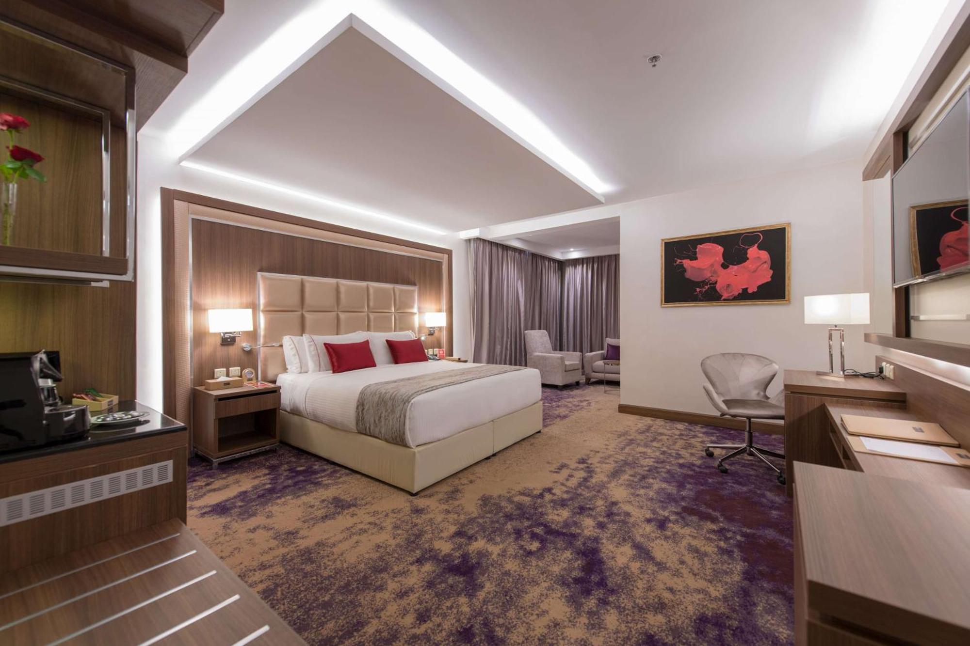 Ramada By Wyndham Continental Jeddah Hotel Exterior photo