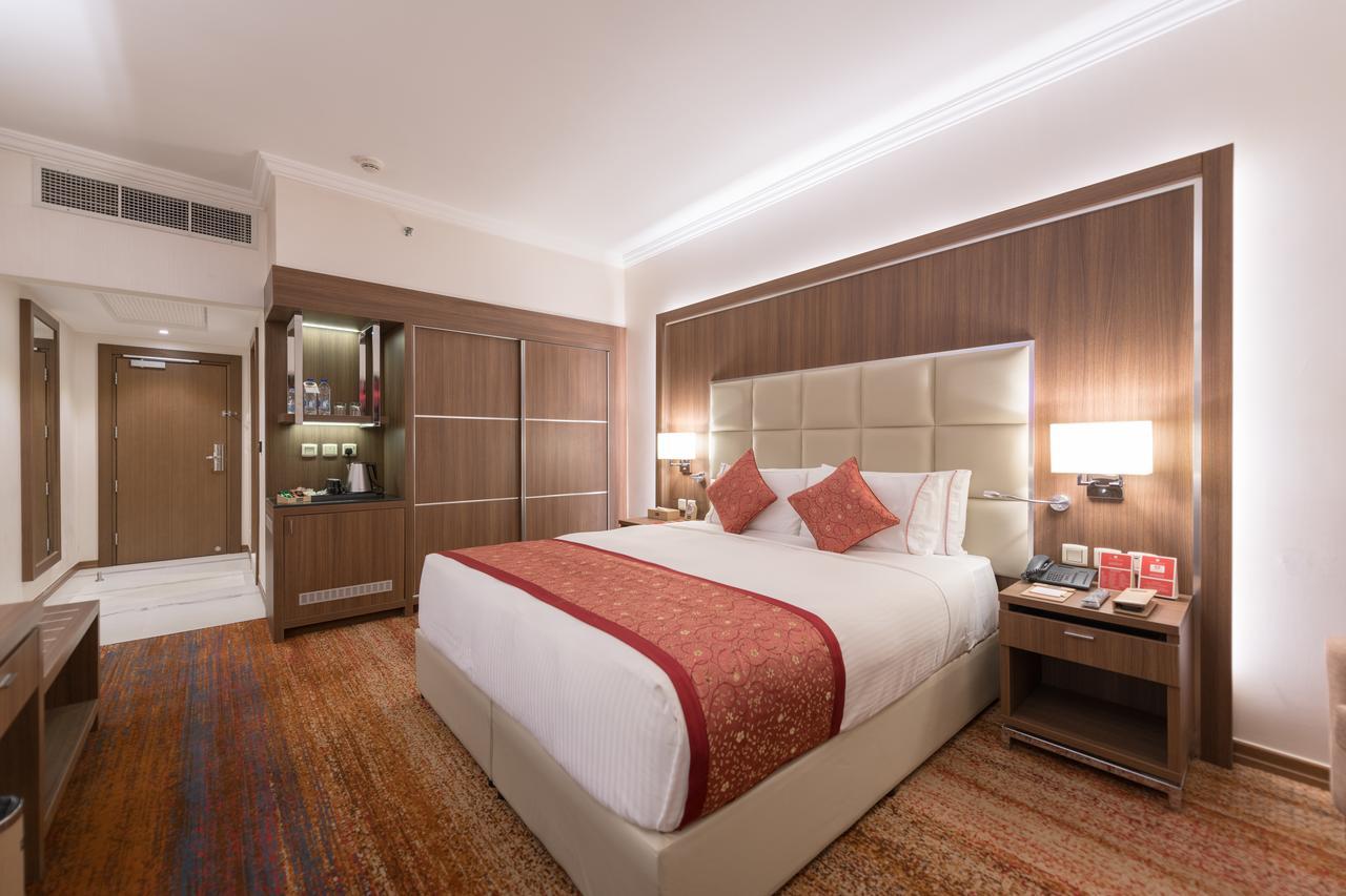 Ramada By Wyndham Continental Jeddah Hotel Exterior photo