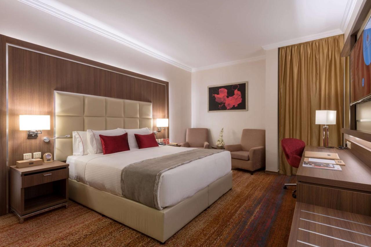 Ramada By Wyndham Continental Jeddah Hotel Exterior photo