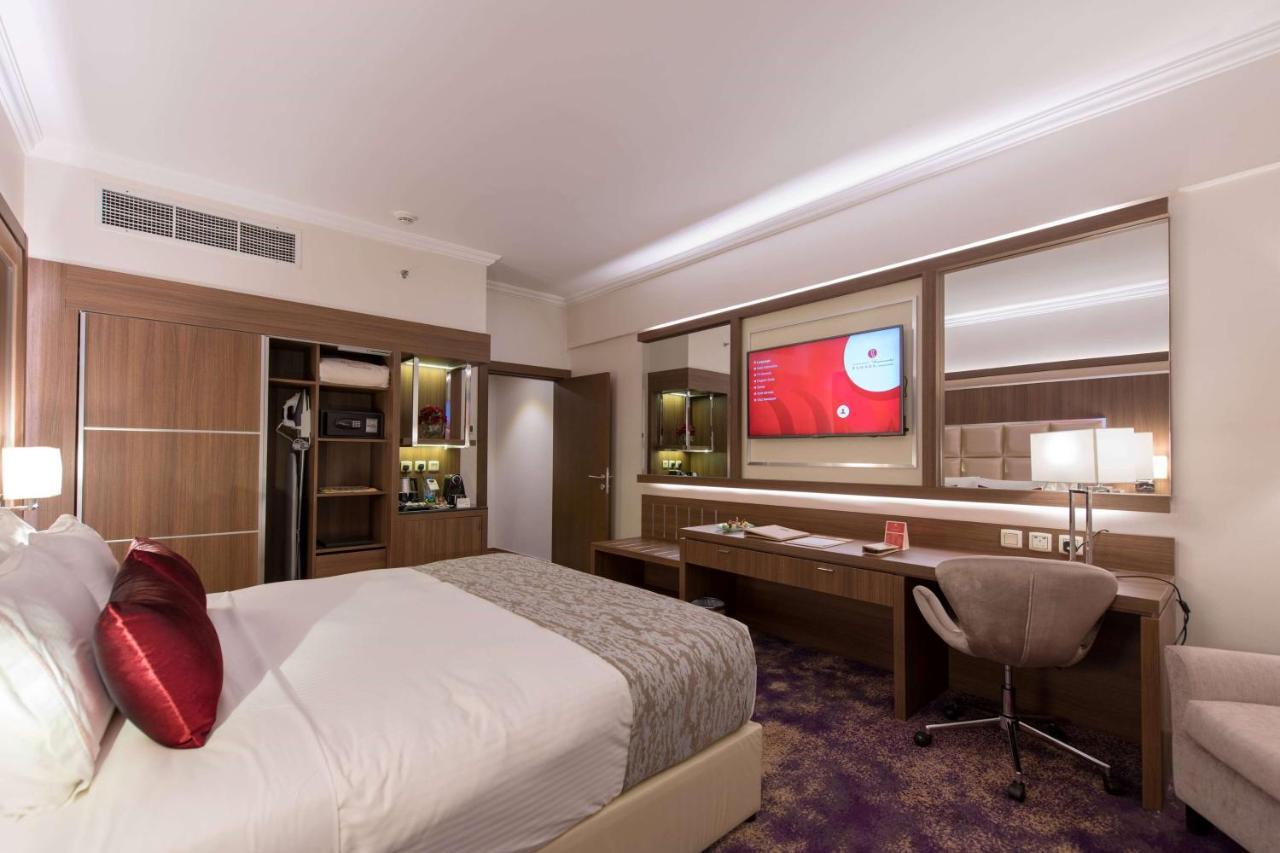 Ramada By Wyndham Continental Jeddah Hotel Exterior photo